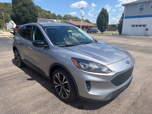 Used 2021 Ford Escape SE w/ SE Sport Appearance Package FWD image 7