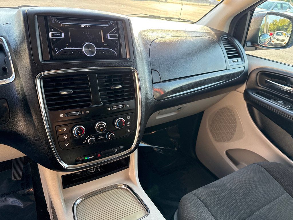 Used 2012 Dodge Grand Caravan SXT FWD image 15
