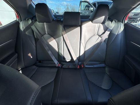 Used 2020 Toyota Camry SE image 28