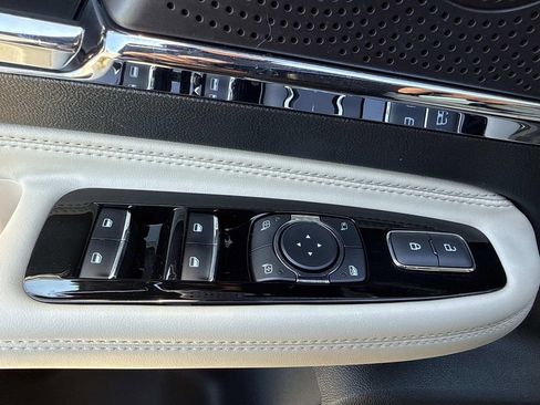 New 2026 Lincoln Corsair Premiere image 19