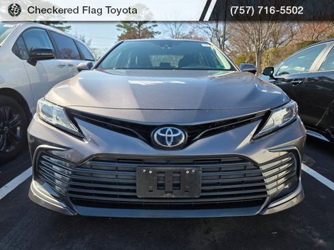 Used 2021 Toyota Camry LE image 2