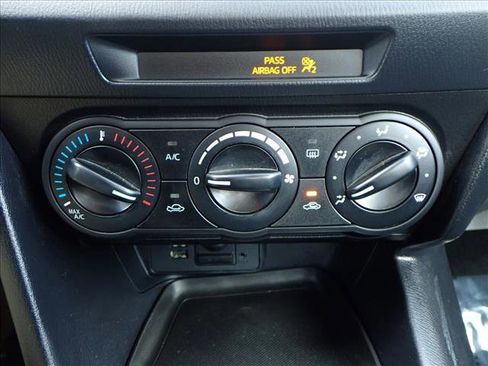 Used 2015 MAZDA MAZDA3 i Sport image 16