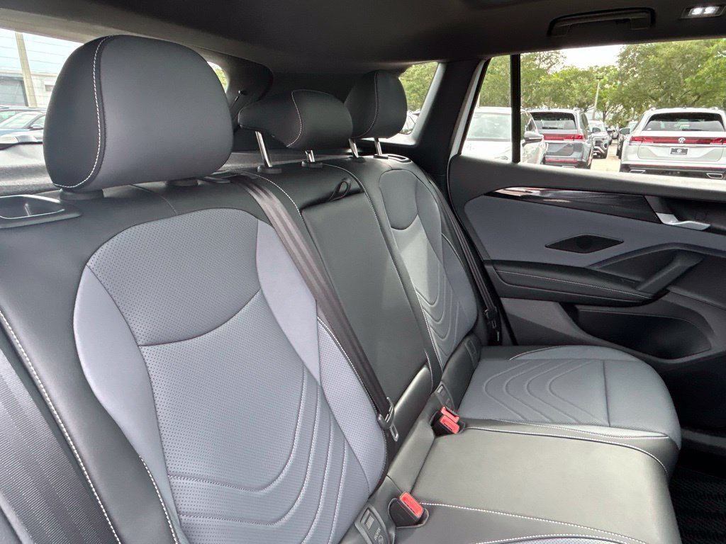 New 2026 Volkswagen Tiguan SE R-Line FWD image 48