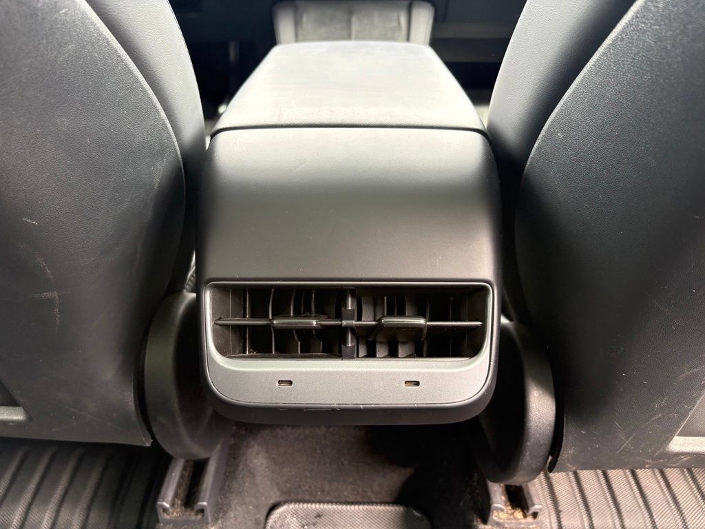 Used 2023 Tesla Model Y Long Range AWD/4WD image 25