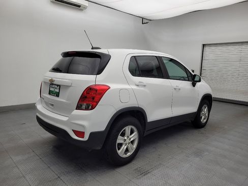 Used 2020 Chevrolet Trax LS w/ Fleet Convenience Package AWD/4WD image 9