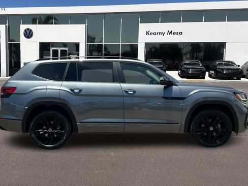 Used 2023 Volkswagen Atlas SEL R-Line AWD/4WD image 3
