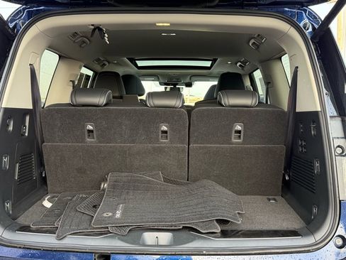Used 2025 INFINITI QX80 Sensory image 7