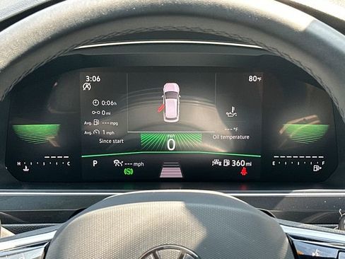 Certified 2024 Volkswagen Tiguan SE R-Line image 27