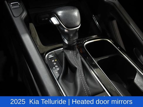 Used 2025 Kia Telluride S AWD/4WD image 25