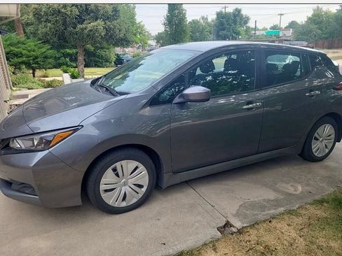 Used 2025 Nissan Leaf S FWD image 12