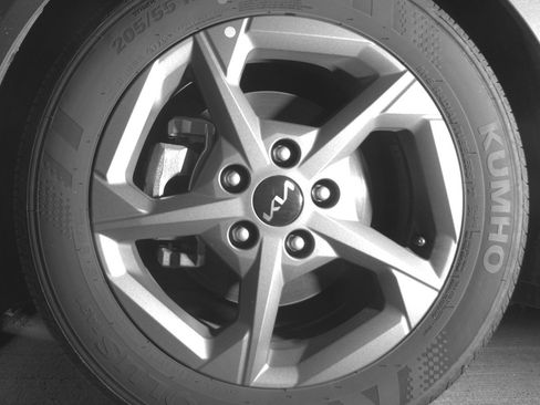 Used 2025 Kia K4 LXS image 12