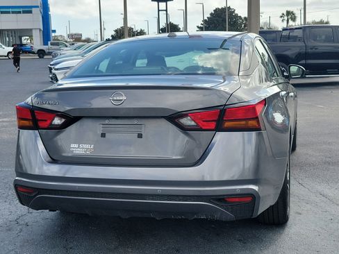 Used 2025 Nissan Altima 2.5 SV image 6