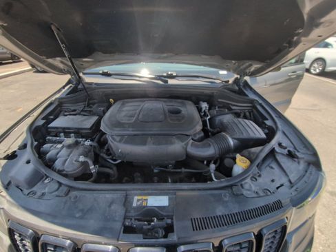 Used 2020 Jeep Grand Cherokee Laredo AWD/4WD image 20