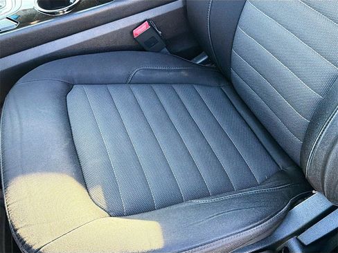 Used 2017 Ford Edge SE w/ Cargo Accessory Package image 19