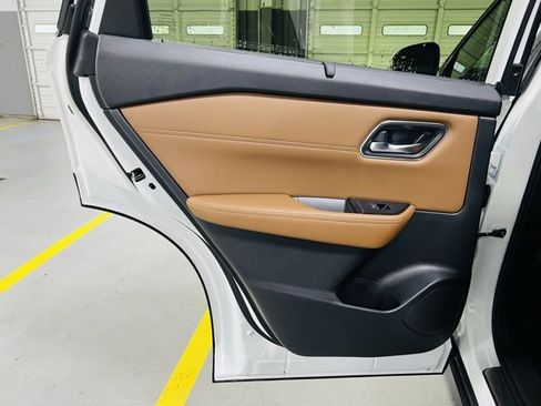 New 2026 Nissan Rogue Platinum image 29