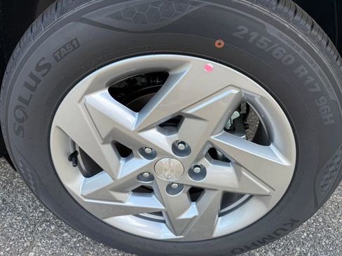 New 2026 Hyundai Kona SE image 6