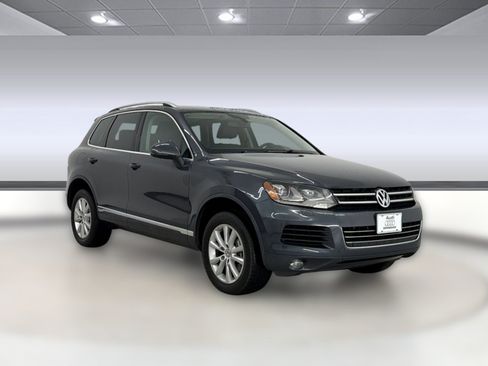 Used 2014 Volkswagen Touareg Sport AWD/4WD image 7