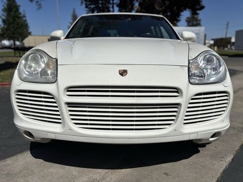 Used 2006 Porsche Cayenne Turbo S AWD/4WD image 5