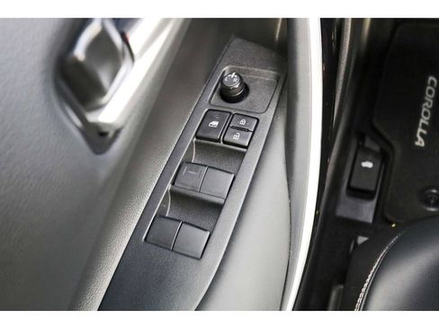 Used 2025 Toyota Corolla XLE image 20