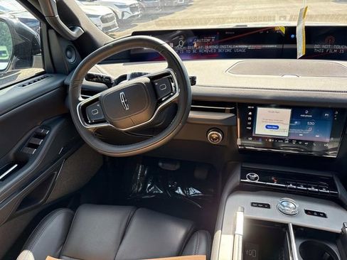 New 2025 Lincoln Navigator L Reserve w/ Jet Appearance Package AWD/4WD image 14
