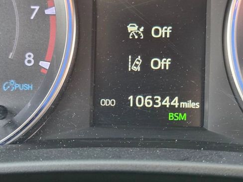 Used 2019 Toyota Highlander SE image 28