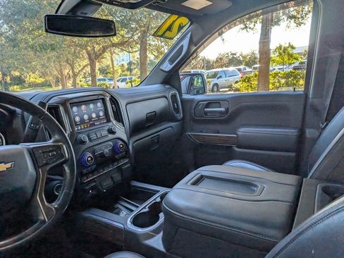 Used 2021 Chevrolet Silverado 1500 High Country image 14