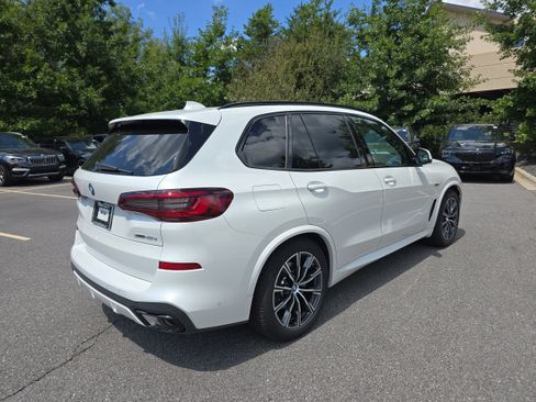 Used 2023 BMW X5 xDrive45e w/ Executive Package AWD/4WD image 3