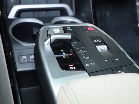 Used 2025 BMW X1 xDrive28i w/ Technology Package image 31