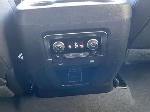 Used 2024 Chevrolet Tahoe Premier image 17