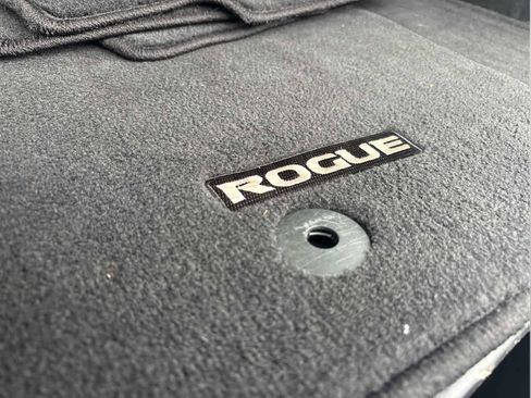 Used 2023 Nissan Rogue SV image 21