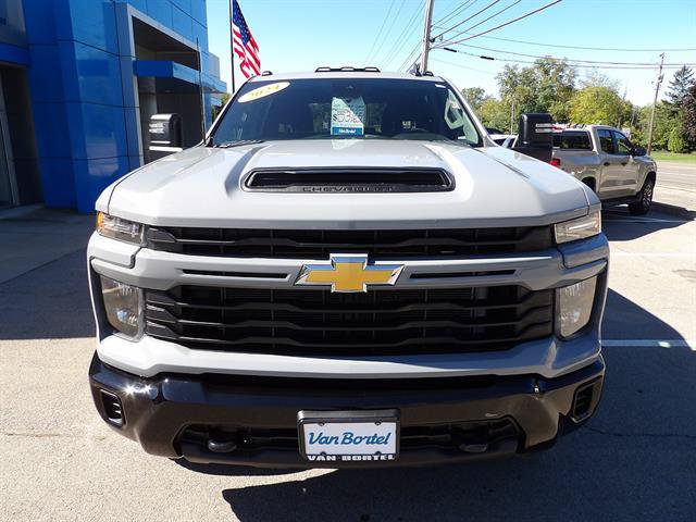 Used 2024 Chevrolet Silverado 2500 Custom w/ Custom Convenience Package AWD/4WD image 8