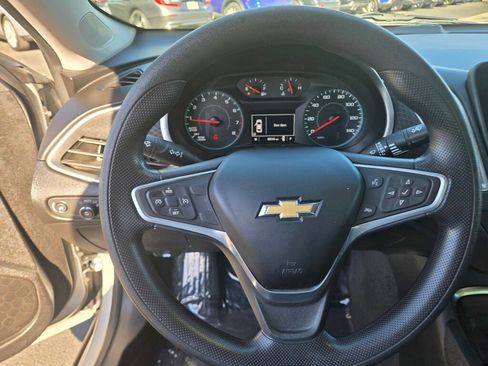 Used 2022 Chevrolet Malibu LT image 25