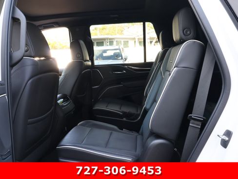 Used 2022 Cadillac Escalade Premium Luxury w/ Performance Package image 17