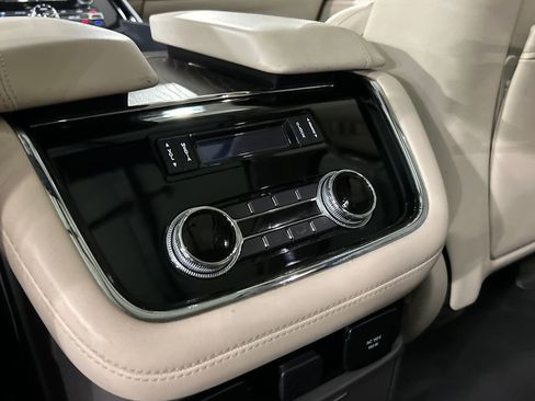 Certified 2021 Lincoln Navigator L Reserve w/ Luxury Package AWD/4WD image 24