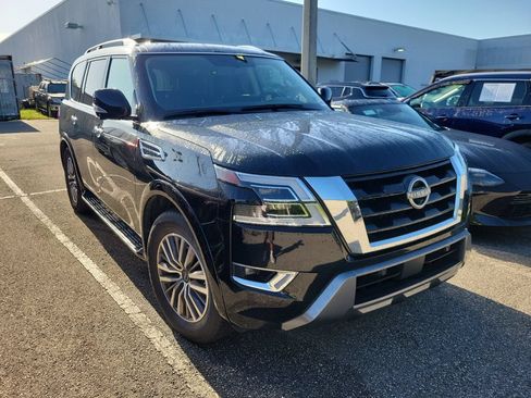 Used 2024 Nissan Armada SL w/ Captain's Chairs Package AWD/4WD image 2