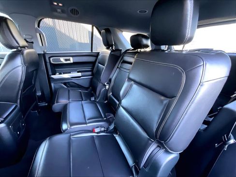 Used 2023 Ford Explorer XLT w/ Equipment Group 202A image 15