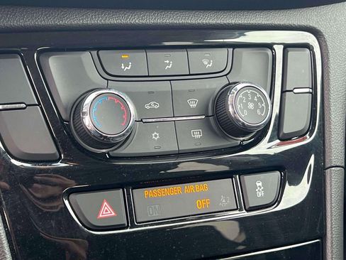 Used 2022 Buick Encore Preferred w/ Safety Package AWD/4WD image 31