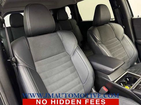 Used 2024 Mitsubishi Outlander SE image 22