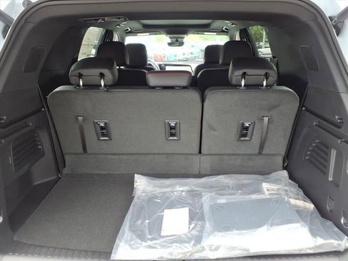 New 2026 Chevrolet Traverse Z71 w/ Enhanced Driving Package AWD/4WD image 22