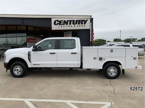 Used 2024 Ford F250 XL AWD/4WD image 4
