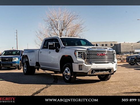 Used 2022 GMC Sierra 3500 Denali w/ Denali Ultimate Package image 1