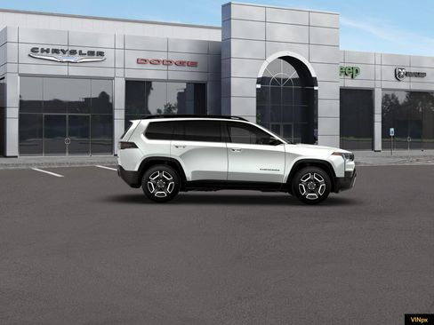 New 2026 Jeep Cherokee Laredo image 9