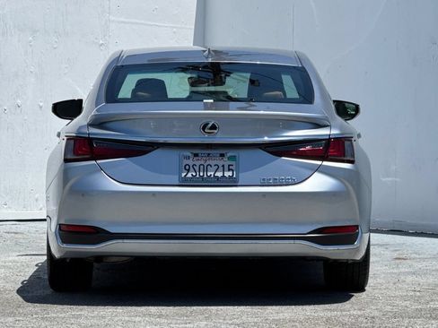 Used 2025 Lexus ES 300h w/ Premium Package FWD image 4