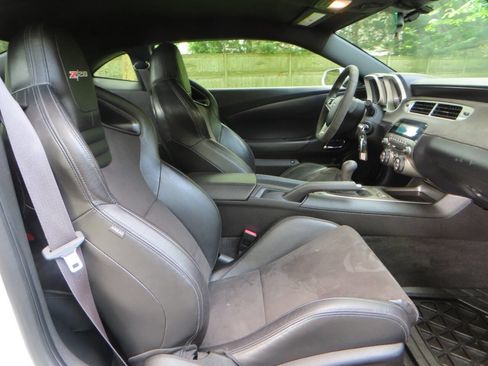 Used 2015 Chevrolet Camaro Z/28 image 22