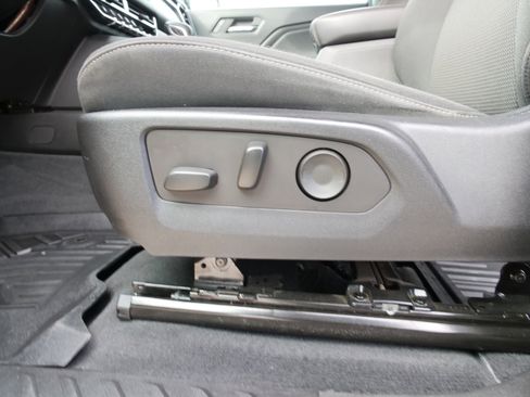 Certified 2023 GMC Canyon Elevation w/ Convenience Package image 17