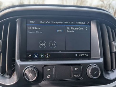 Used 2022 Chevrolet Colorado LT AWD/4WD image 19
