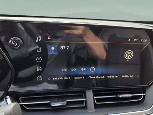New 2026 Chevrolet Trax ACTIV w/ Sunroof Package FWD image 19
