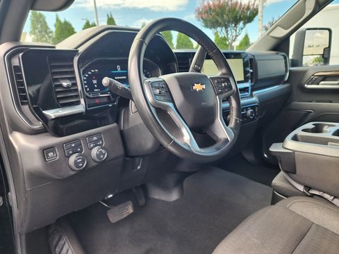 Used 2024 Chevrolet Silverado 2500 LT image 23