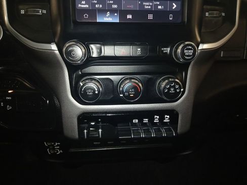 Used 2024 RAM 2500 Big Horn w/ Off Road Package AWD/4WD image 26