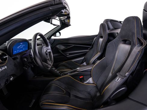 Used 2021 McLaren 720S Performance RWD image 24